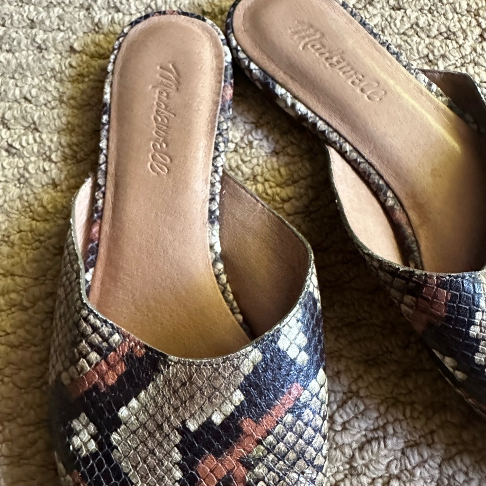 Madewell Snakeskin Pattern Mules – Chic Slip-On Flats - Picture 2 of 4